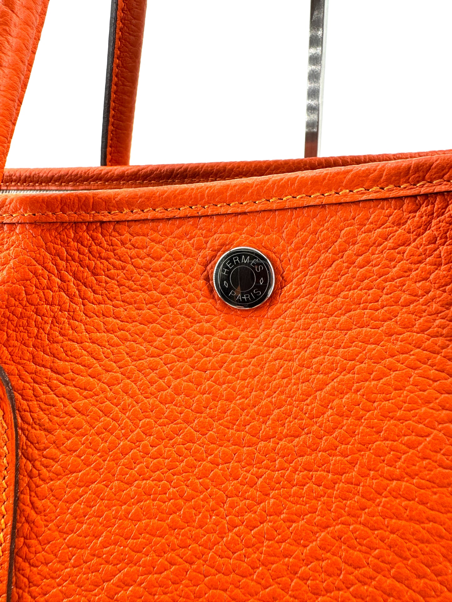 Hermès Garden Party 36 en cuir Clémence orange – L’élégance du cabas iconique au format généreux