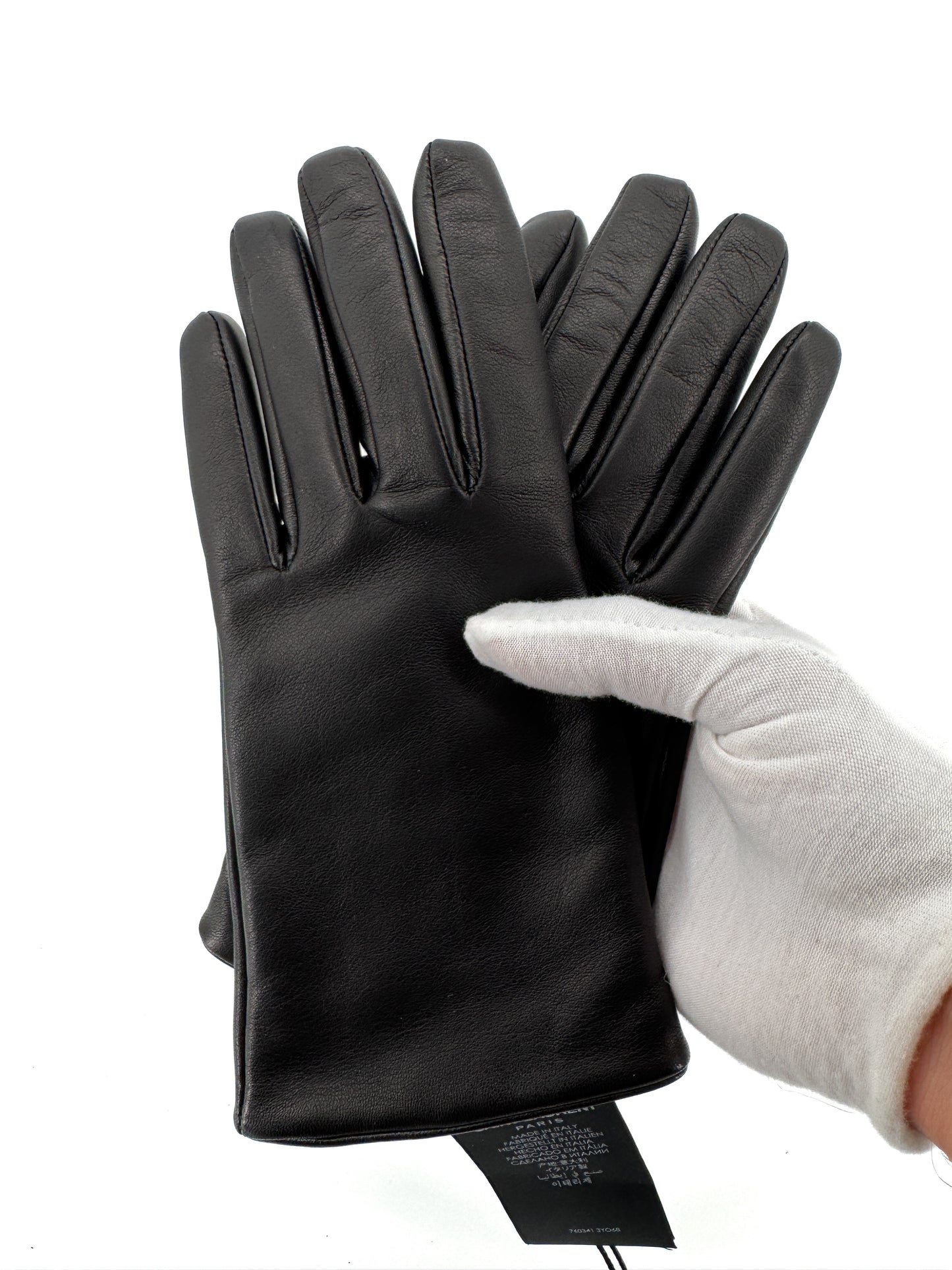 Gants Yves Saint Laurent en cuir noir – Élégance intemporelle et raffinement parisien