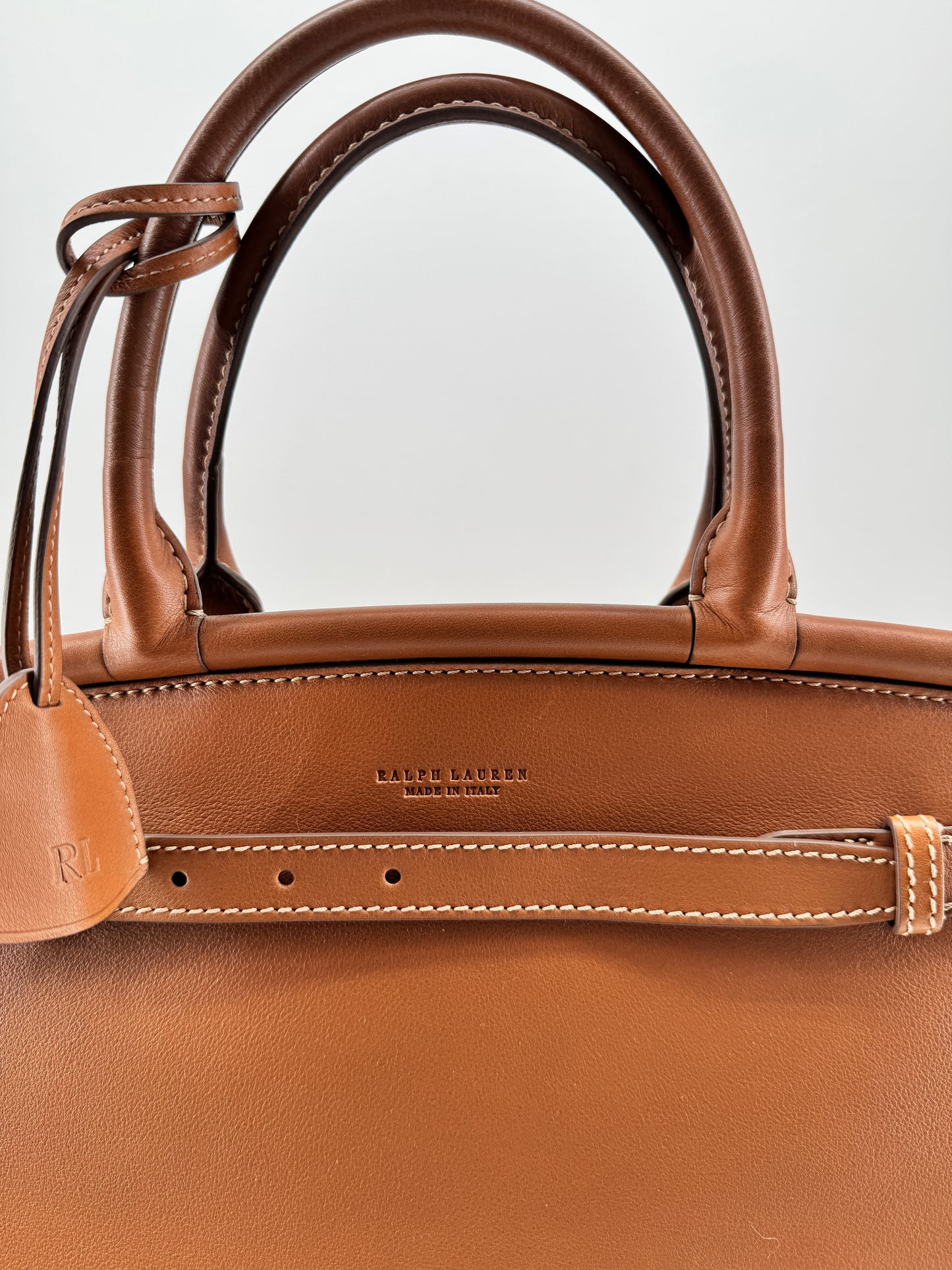 Sac RL50 Grand Modèle Ralph Lauren en Cuir Fauve – Élégance architecturale et artisanat d’exception