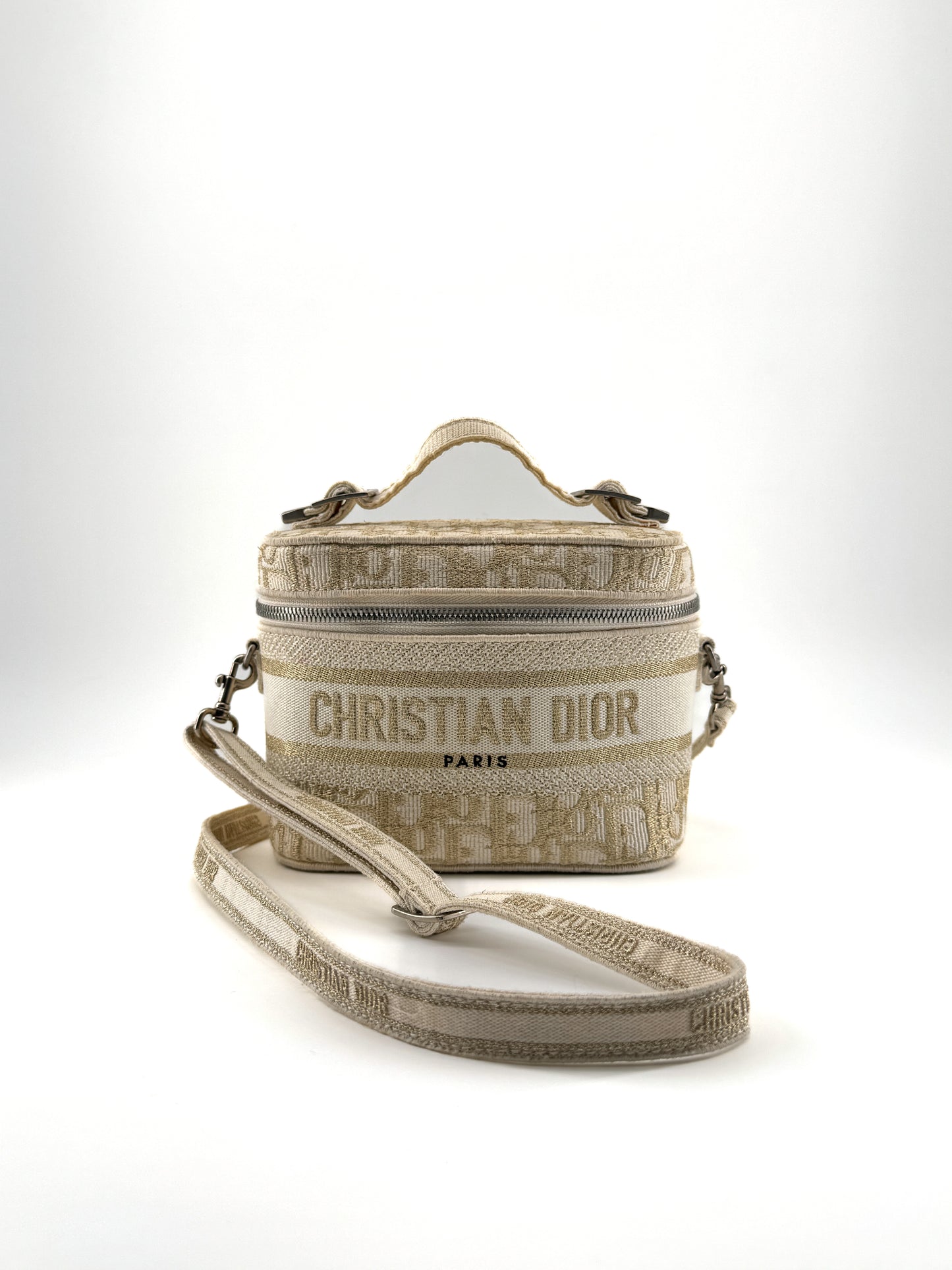 Sac Vanity Christian Dior – Toile Tissée Blanche et Dorée – Élégance Contemporaine et Raffinement Haute Couture
