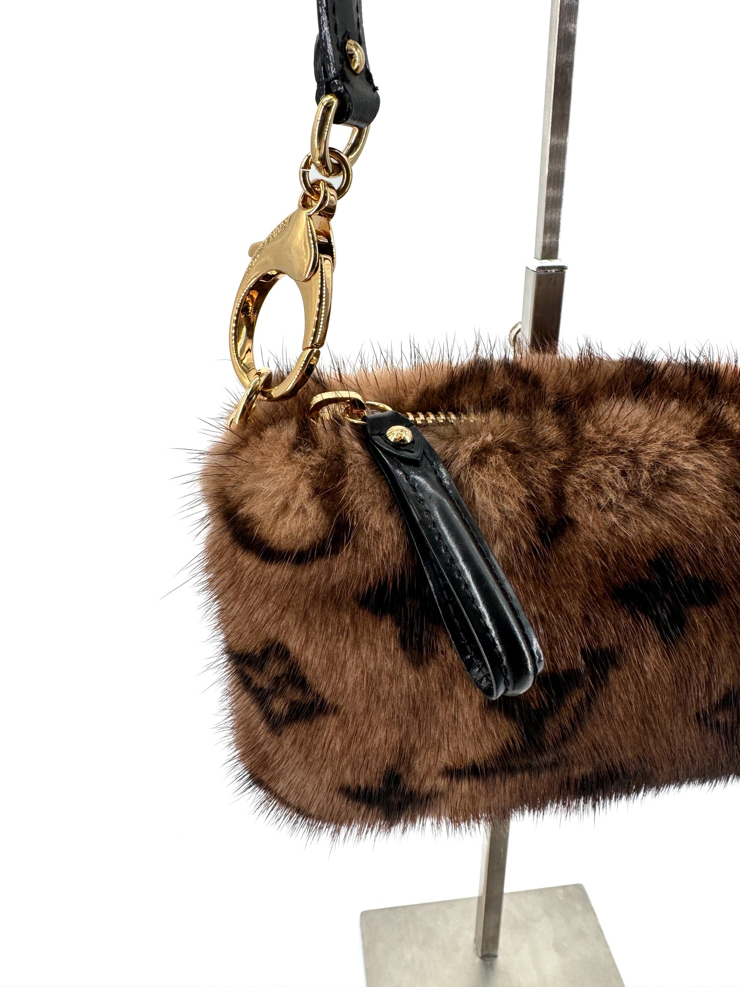Louis Vuitton Milla Pochette Vison Mink – Collection Les Extraordinaires 2004