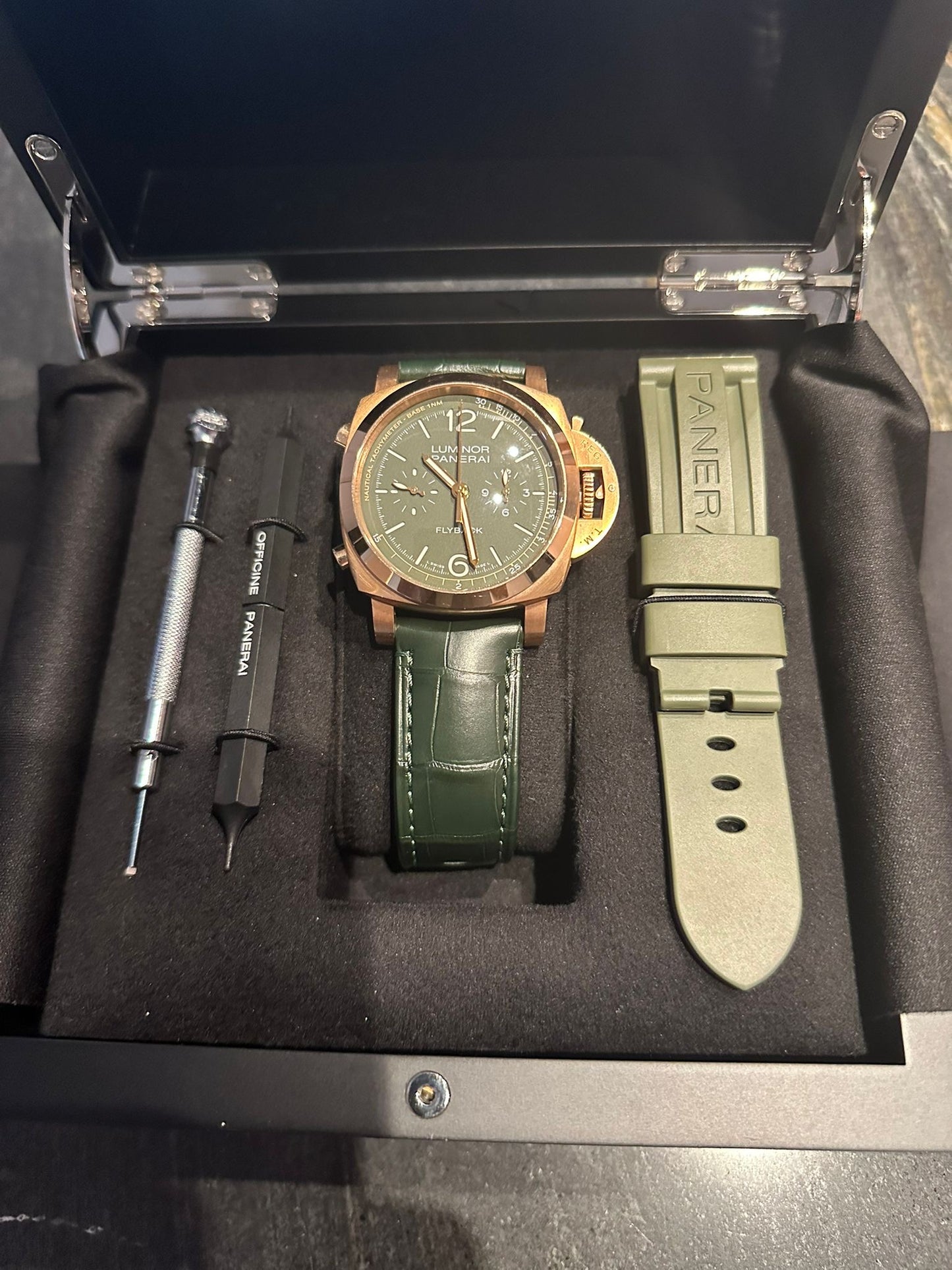 Panerai Luminor Chrono Flyback PAM01057 – Édition Limitée Cricket