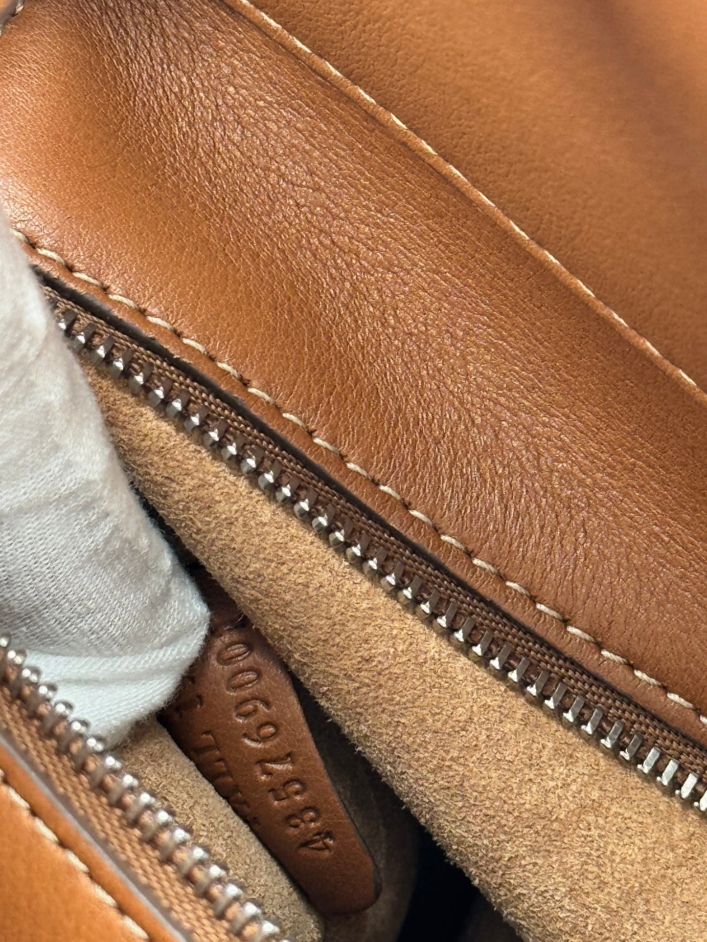 Sac RL50 Grand Modèle Ralph Lauren en Cuir Fauve – Élégance architecturale et artisanat d’exception