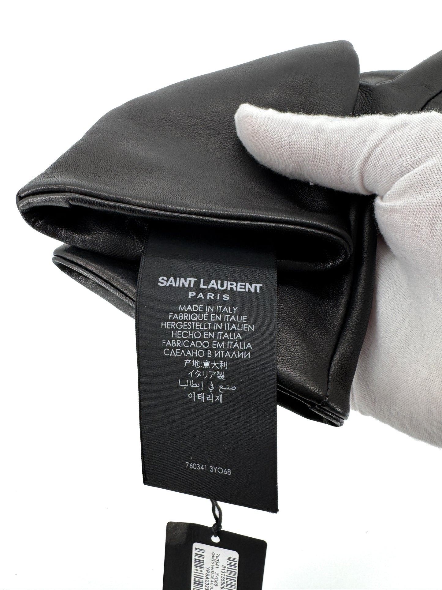 Gants Yves Saint Laurent en cuir noir – Élégance intemporelle et raffinement parisien