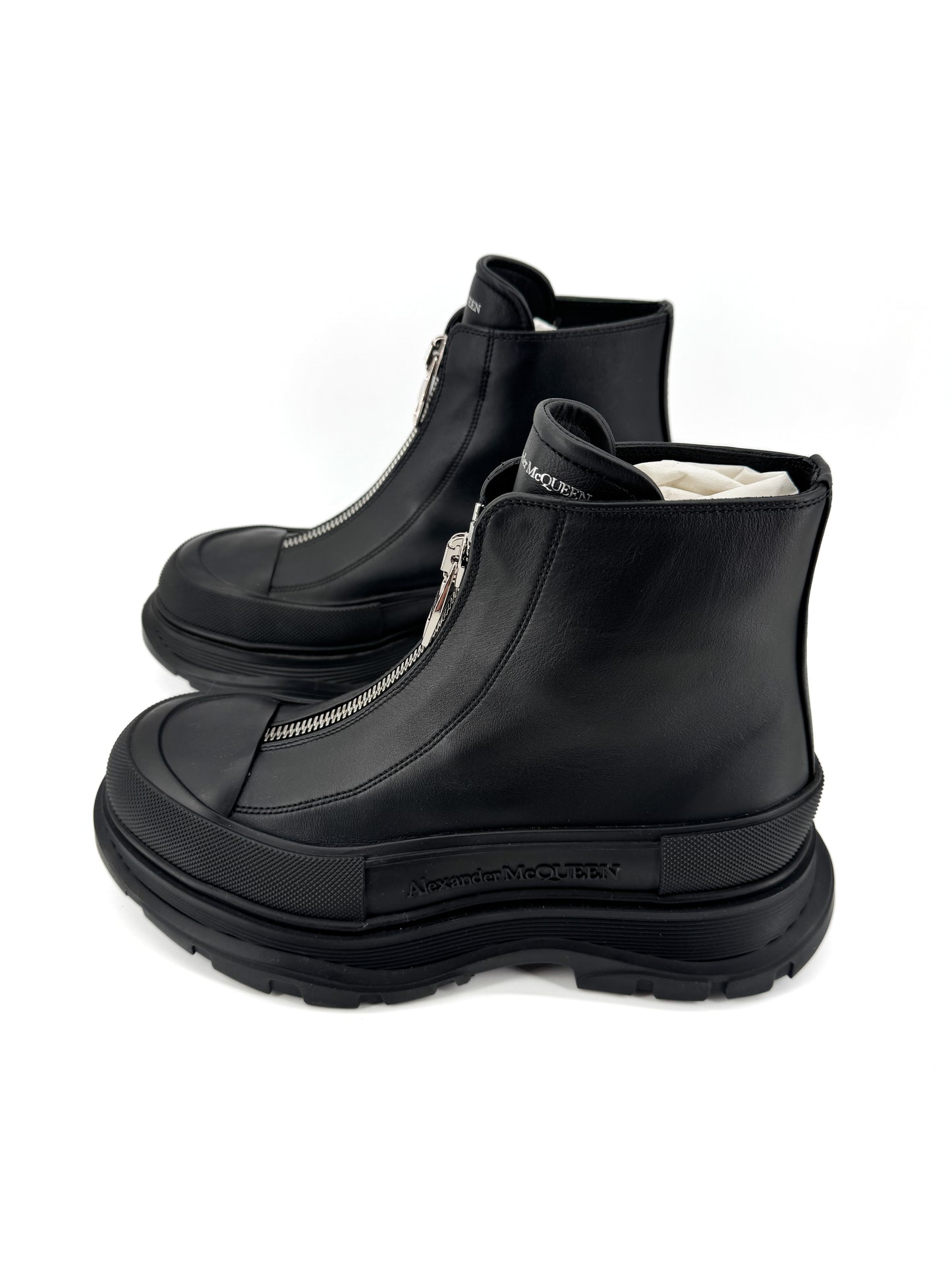 Alexander McQueen Tread Slick Zip Boot – Bottines de luxe en cuir noir, silhouette audacieuse et contemporaine
