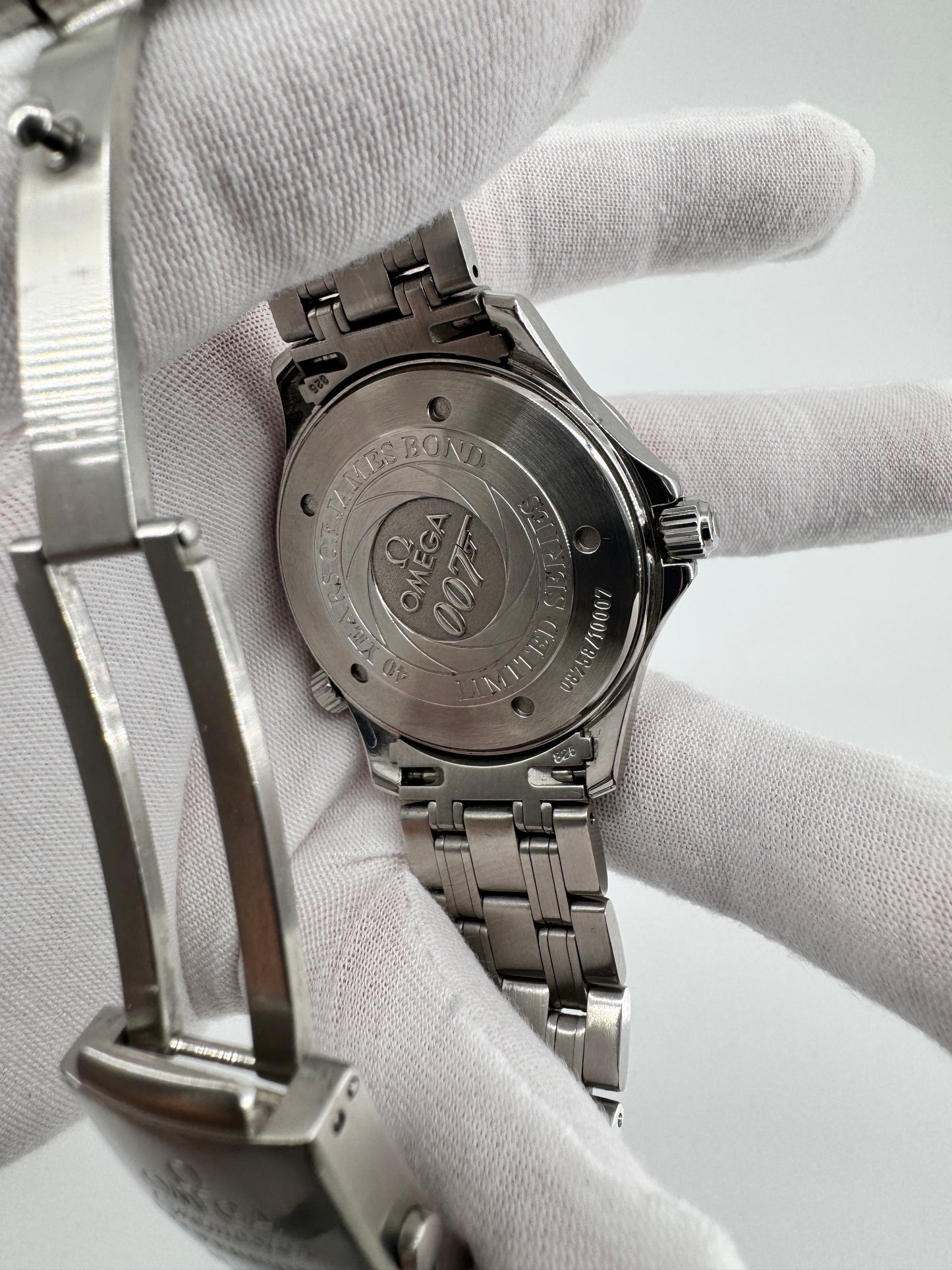 Omega Seamaster Professional 300M James Bond 40e Anniversaire – Édition Limitée 2002