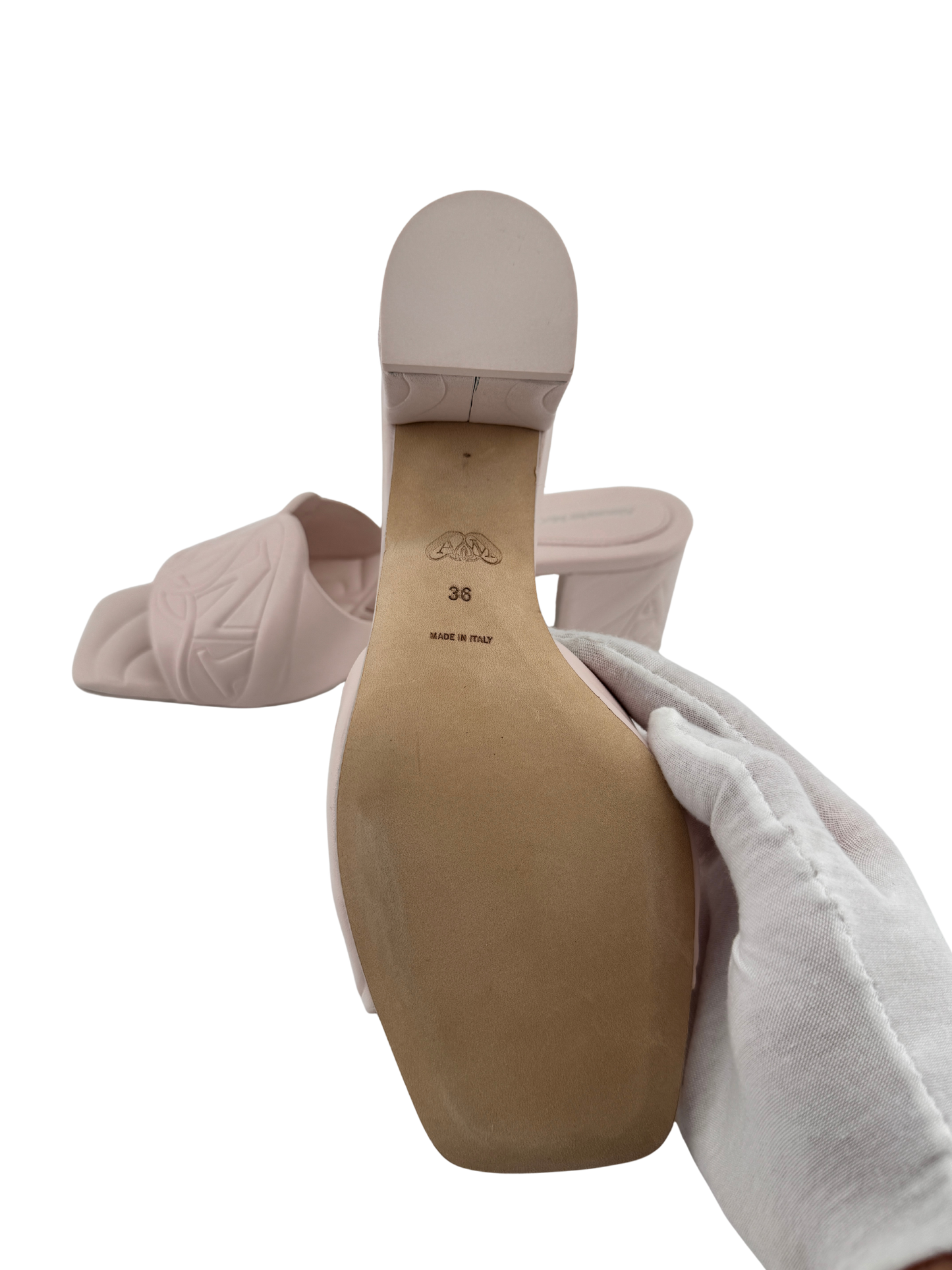 Sandales Alexander McQueen en cuir rose poudré – New Gloss Calf