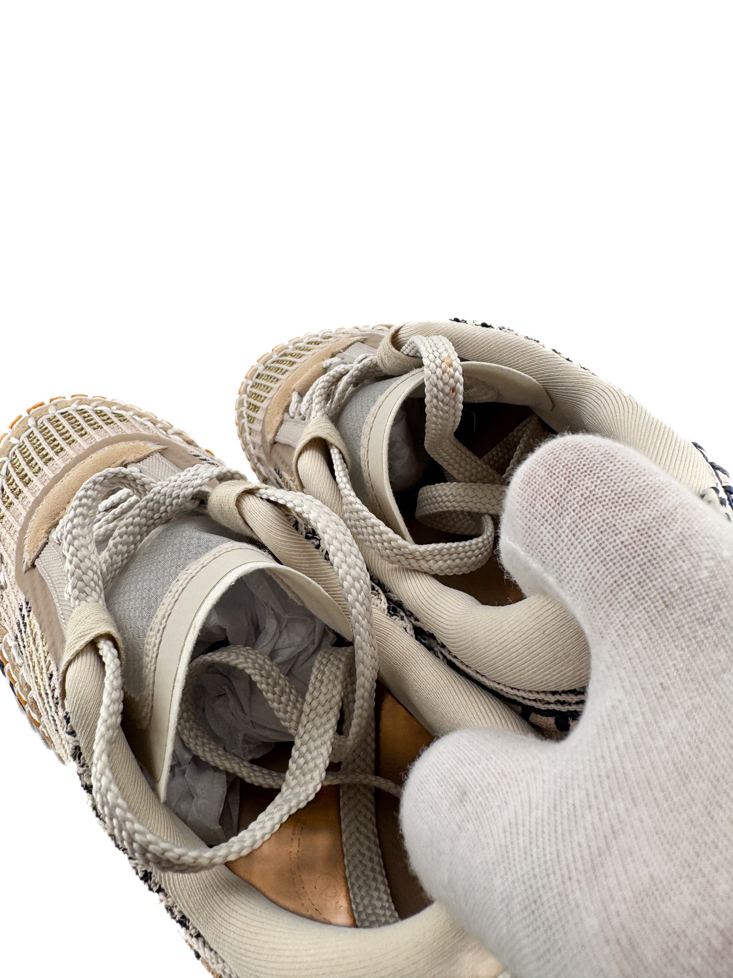 Chloé Nama Sneaker Biscotti Beige – L’alliance du raffinement durable et du design contemporain