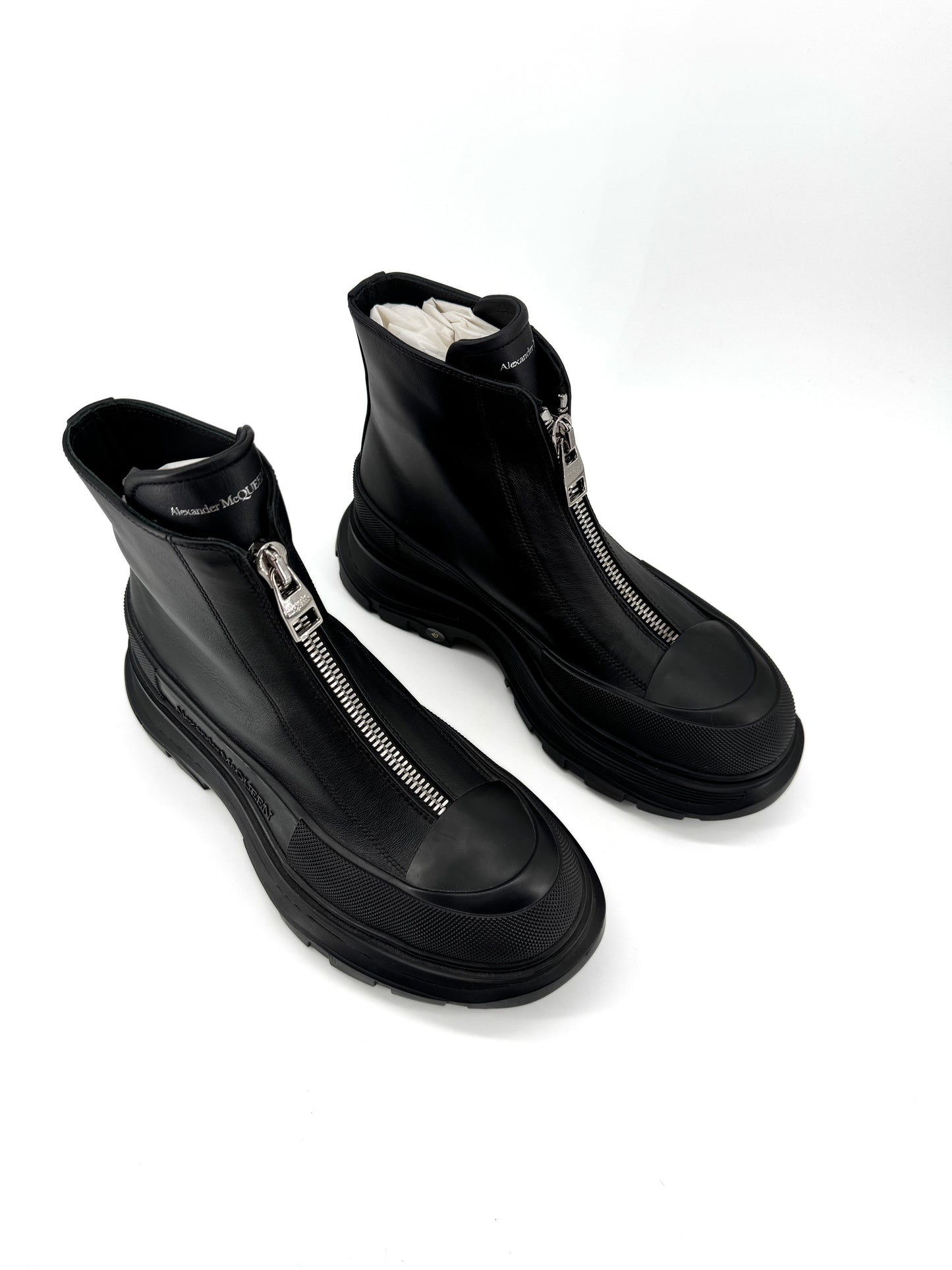 Alexander McQueen Tread Slick Zip Boot – Bottines de luxe en cuir noir, silhouette audacieuse et contemporaine