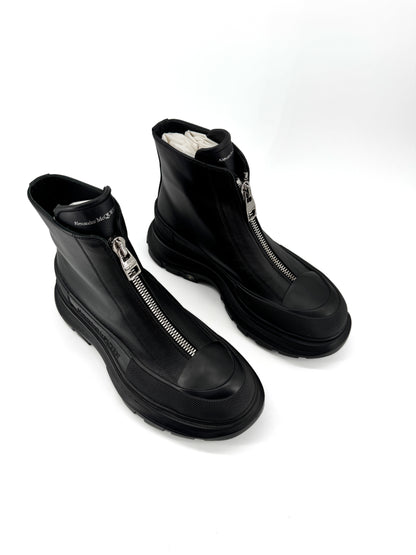 Alexander McQueen Tread Slick Zip Boot – Bottines de luxe en cuir noir, silhouette audacieuse et contemporaine