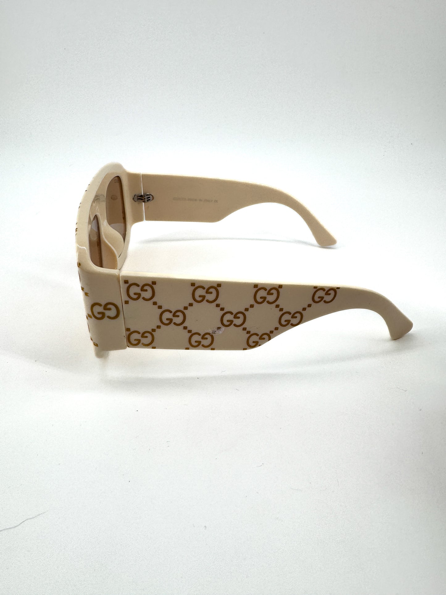 Lunettes de soleil Gucci 6009 – Monture oversize ivoire monogrammée GG