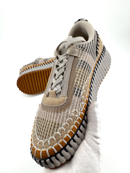 Chloé Nama Sneaker Biscotti Beige – L’alliance du raffinement durable et du design contemporain