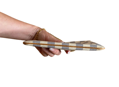 Louis Vuitton Pochette Mila PM in Damier Azur canvas – Solar elegance and timeless style