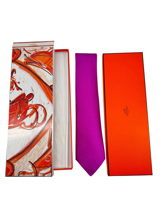 Cravate Hermès en soie violine, sigle H broché