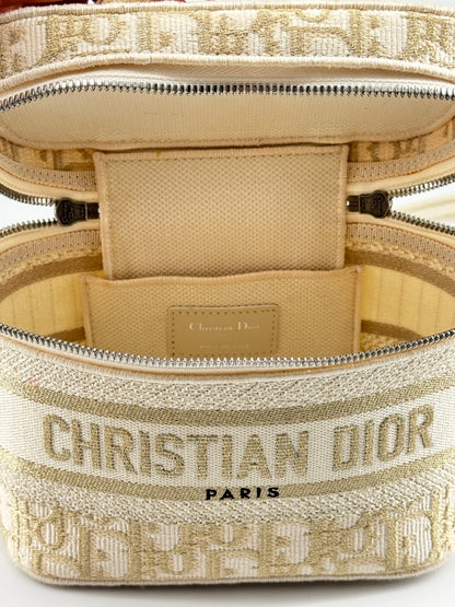 Sac Vanity Christian Dior – Toile Tissée Blanche et Dorée – Élégance Contemporaine et Raffinement Haute Couture