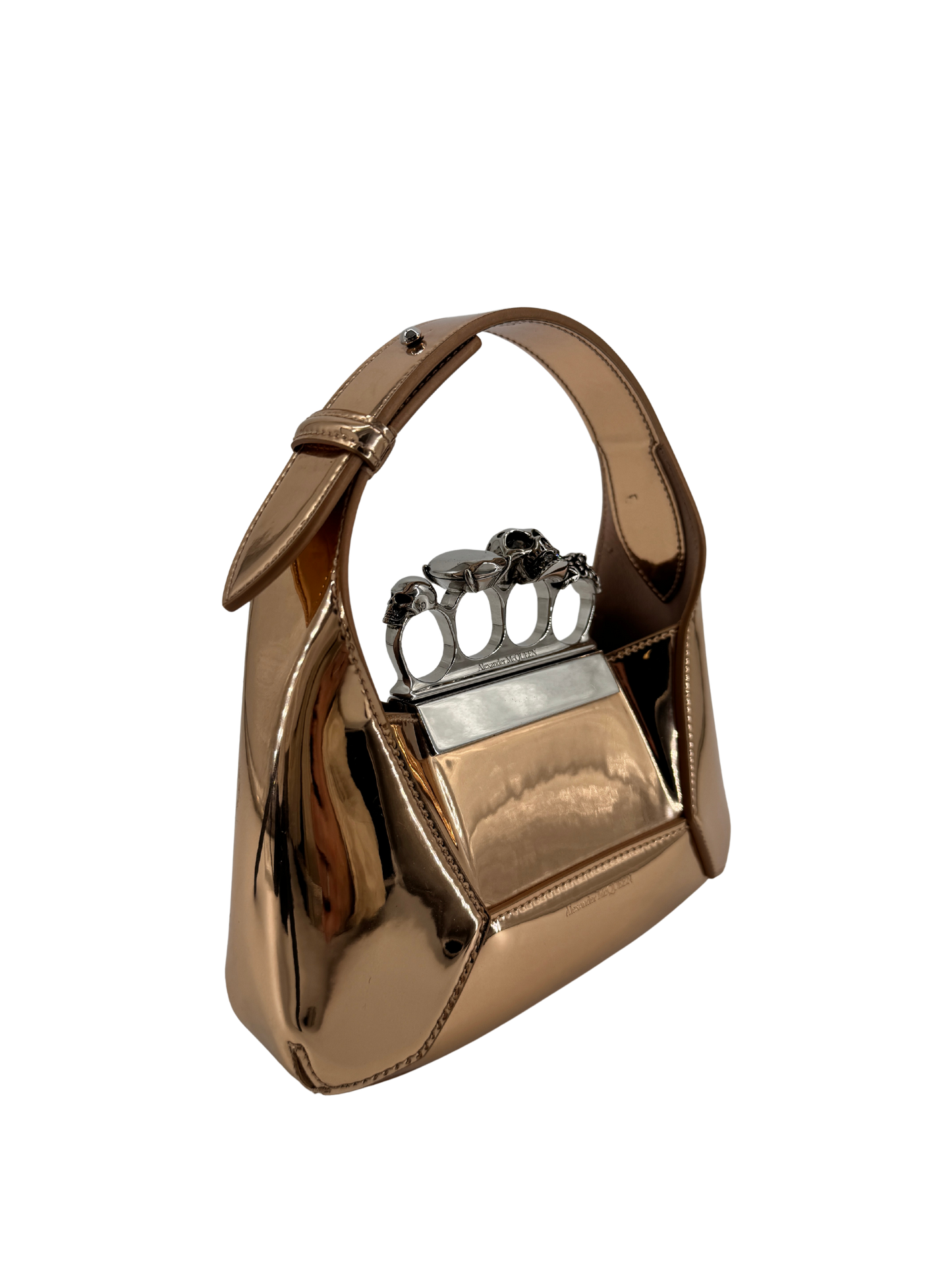 Alexander McQueen – The Jewelled Hobo en cuir miroir doré, poignée bijou “Skull Four Ring” & chaîne