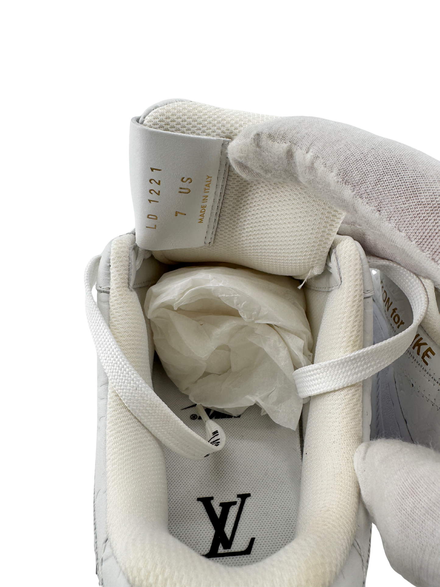 Sneakers Louis Vuitton x Nike Air Force 1 – Édition exclusive en cuir monogrammé blanc (Taille 40)