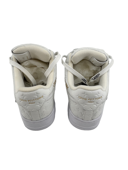 Sneakers Louis Vuitton x Nike Air Force 1 – Édition exclusive en cuir monogrammé blanc (Taille 40)