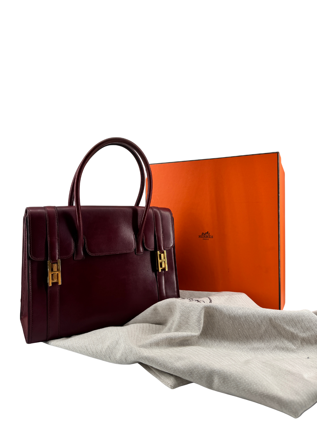 Sac Hermès Drag 27 Vintage Circa 1970 en Cuir Box Rouge, Doublure Chèvre Rouge, Bijouterie Plaquée Or — Pièce expertisée