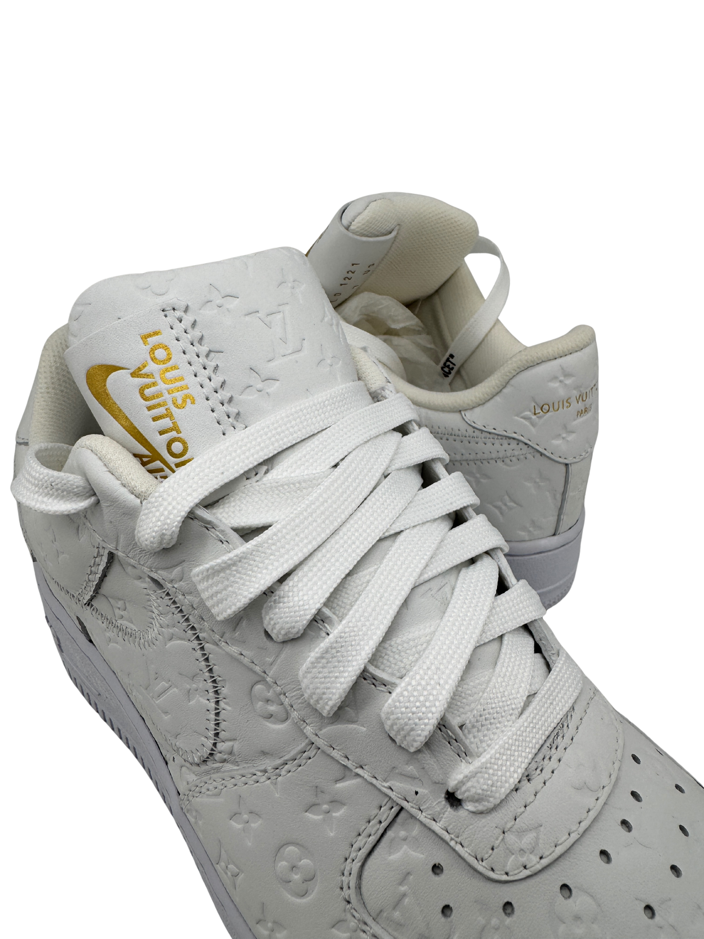 Sneakers Louis Vuitton x Nike Air Force 1 – Édition exclusive en cuir monogrammé blanc (Taille 40)