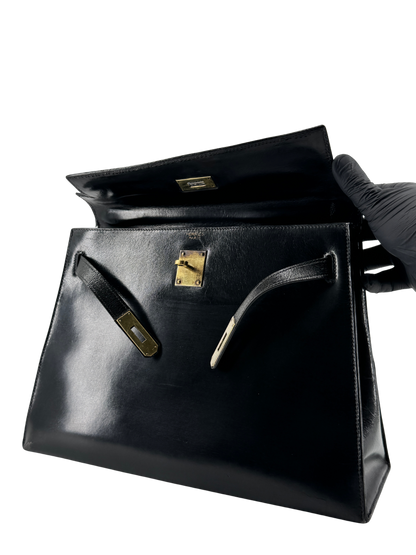 Sac Hermès Kelly 32 Sellier Vintage 1966 en Cuir Box Calf Noir, Garniture Plaquée Or — Pièce de collection historique