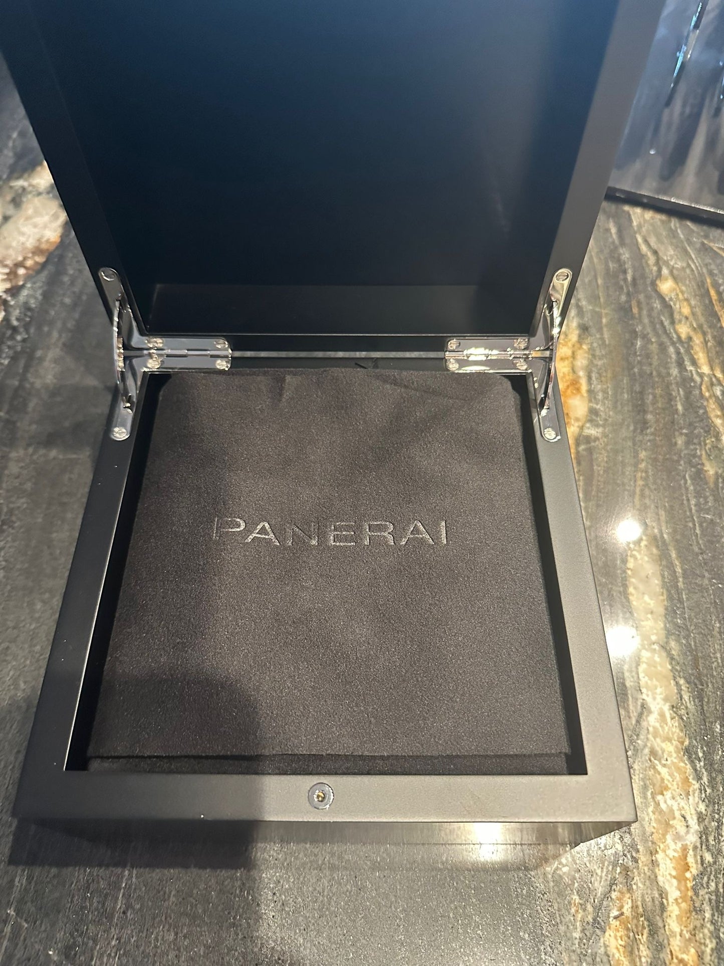 Panerai Luminor Chrono Flyback PAM01057 – Édition Limitée Cricket