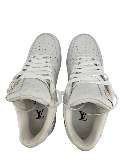 Sneakers Louis Vuitton x Nike Air Force 1 – Édition exclusive en cuir monogrammé blanc (Taille 40)