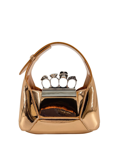 Alexander McQueen – The Jewelled Hobo en cuir miroir doré, poignée bijou “Skull Four Ring” & chaîne