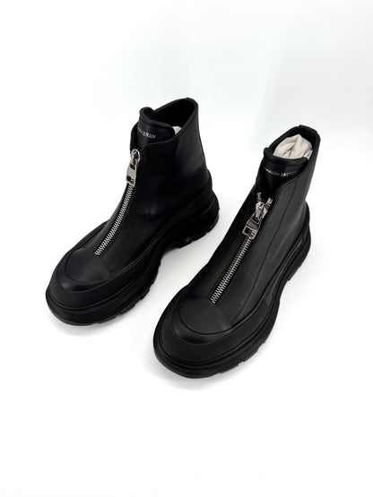 Alexander McQueen Tread Slick Zip Boot – Bottines de luxe en cuir noir, silhouette audacieuse et contemporaine