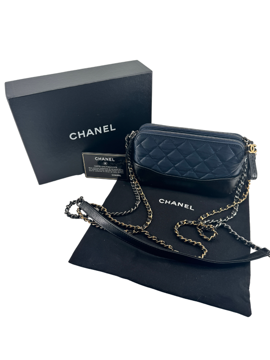Chanel Gabrielle Small en cuir d’agneau matelassé bleu et noir – Élégance intemporelle de 2018