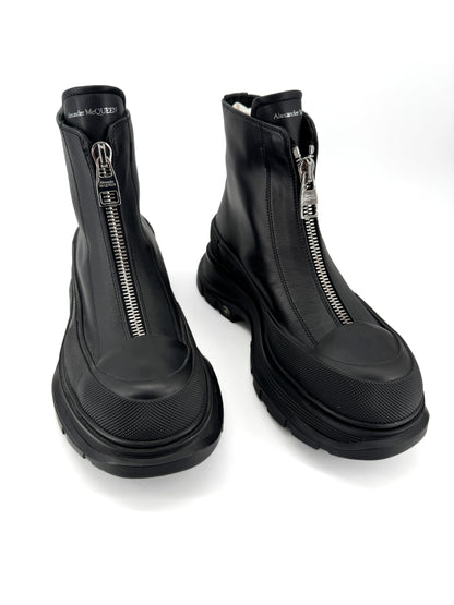 Alexander McQueen Tread Slick Zip Boot – Bottines de luxe en cuir noir, silhouette audacieuse et contemporaine